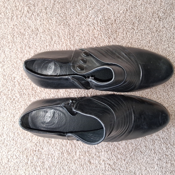 Elegant Black Women's Ankle Boots - Picture 2 of 4